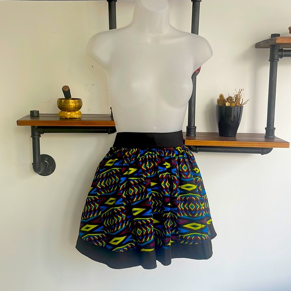 Forever 21 black/green/purple/blue/maroon skirt with pockets. SizeMedium